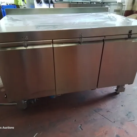 THREE DOOR COUNTER CHILLER