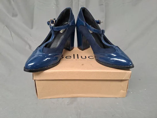 BOXED PAIR OF BELLUCCI POINTED TOE HIGH BLOCK HEELS IN NAVY EU SIZE 36