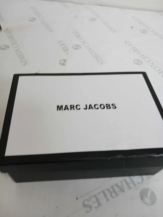 MARC JACOBS SMALL BLACK CARRY HAND BAG 