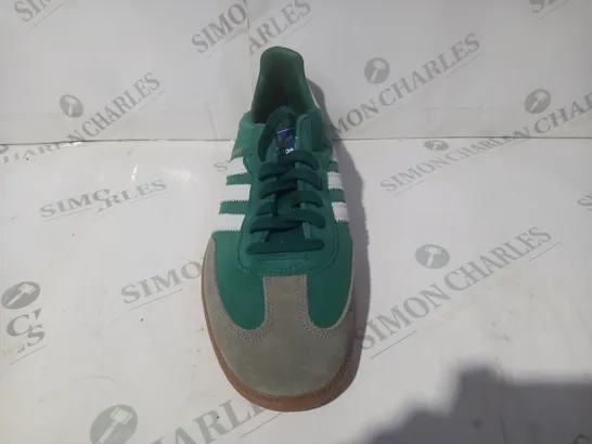 PAIR OF ADIDAS SAMBA SHOES IN GREEN/WHITE UK SIZE 10.5