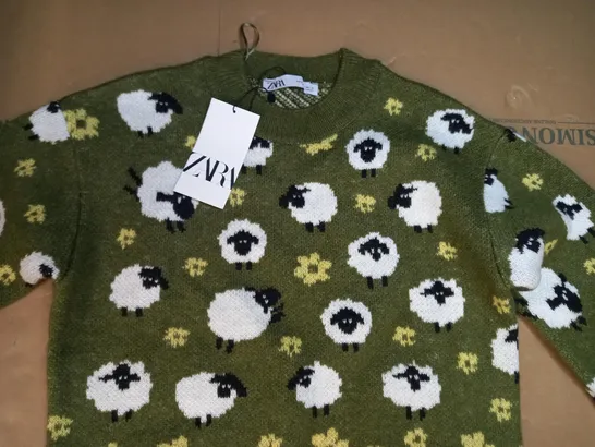 ZARA JUMPER IN GREEN W. SHEEP DESIGN SIZE S