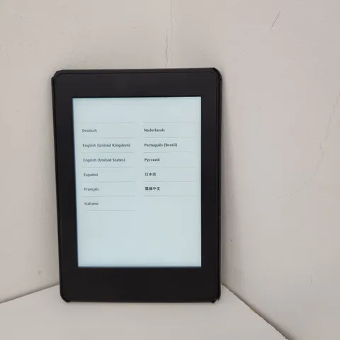 UNBOXED AMAZON KINDLE PAPERWHITE MODEL DP75SDI BLACK WITH PLASTIC HARD CASE