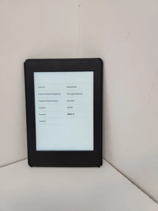 UNBOXED AMAZON KINDLE PAPERWHITE MODEL DP75SDI BLACK WITH PLASTIC HARD CASE