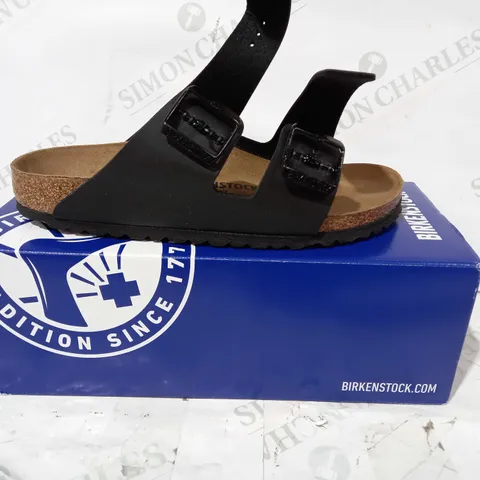 BOXED PAIR OF BIRKENSTOCK OPEN TOE SANDALS IN BLACK EU SIZE 39