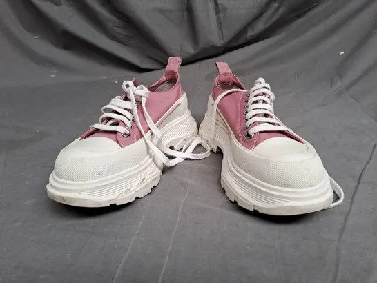 PAIR OF ALEXANDER MCQUEEN PLATFORM TRAINERS IN PINK/OFF-WHITE SIZE EU 37