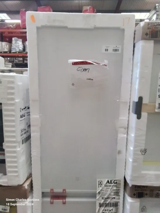 AEG OSC5S181ES LOW FROST INTEGRATED FRIDGE FREEZER, SLIDING HINGE, 70/30 RRP £500