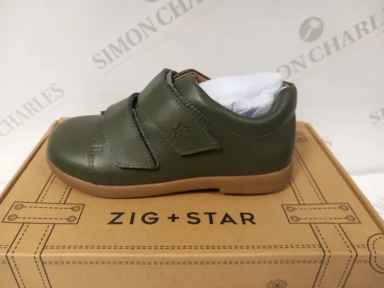 BOXED ZIG AND STAR ATOMIC DOUBLE VELCRO SHOE SIZE CHILDS 9