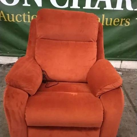 QUALITY BRITISH DESIGNED & MANUFACTURED G PLAN KINGSBURY POWER RECLINER ARMCHAIR COMBARRO CHESTNUT FABRIC 