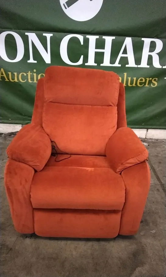 QUALITY BRITISH DESIGNED & MANUFACTURED G PLAN KINGSBURY POWER RECLINER ARMCHAIR COMBARRO CHESTNUT FABRIC 