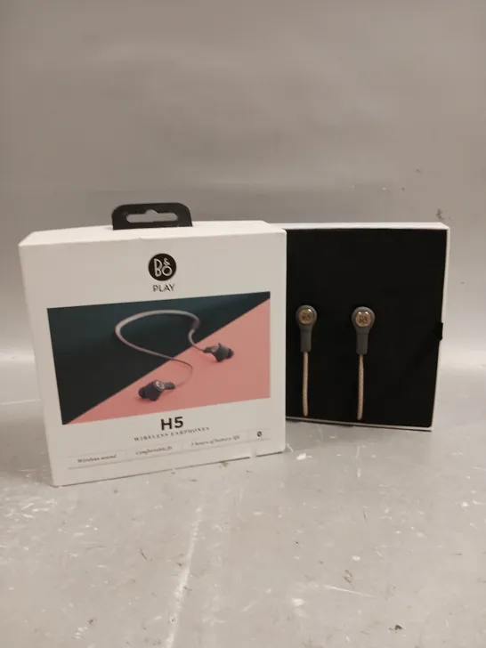 BOXED B&O PLAY H5 WIRELESS EARPHONES 