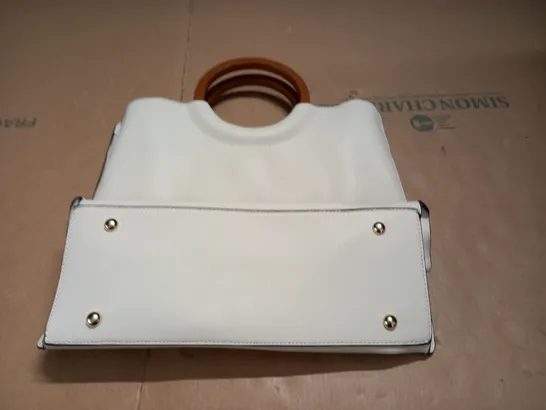 GIONNI CREAM LEATHER LOOK BAG WITH WOODEN HANDLE