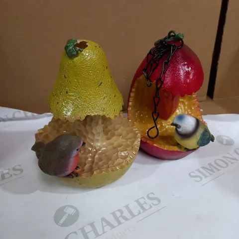 DECORATIVE FRUIT SET OF BIRD FEEDERS