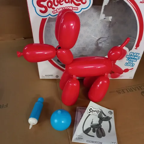 SQUEKEE THE BALLOON DOG TOY