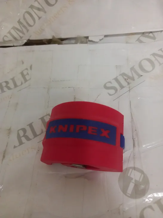 KNIPEX BIX CUTTERS FOR PLASTIC PIPES AND SEALING SLEEVES