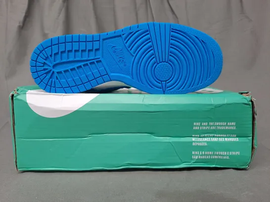 BOXED PAIR OF NIKE SHOES IN BLUE/WHITE UK SIZE 4.5