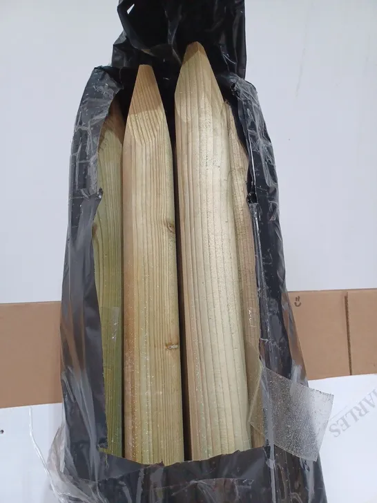 BAG OF APPROX 10 1.2M ROUND WOODEN FENCE POST STAKES [COLLECTION ONLY]