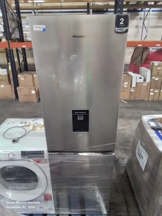 HISENSE 55CM FREESTANDING FRIDGE FREEZER SILVER AND HOOVER H-DRY 500 NDEH9A2TCE FREESTANDING HEAT PUMP TUMBLE DRYER - UNPROCESSED RAW RETURNS