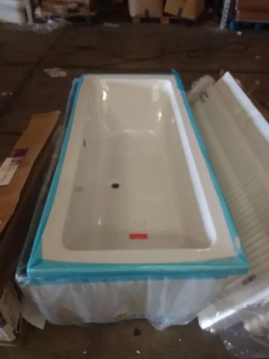 WHITE COMPOSITE FREESTANDING BATH WITH SURROUND 