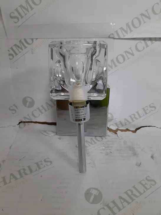 ICE CUBE WALL LIGHT  RRP £20