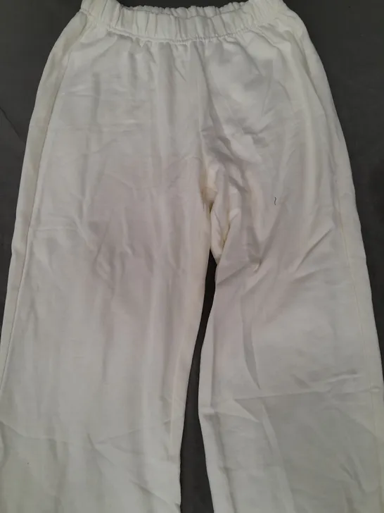 ZARA PANTS IN CREAM SIZE 11-12