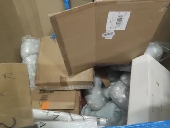 PALLET OF ASSORTED ITEMS INCLUDING NETTA ICE MAKER BLACK, AIRROBO ROBOT VACUUM CLEANER, CUSTOM SABER, ARTIC LED LIGHTS, MY INTERNATIONAL NURSING PILLOW  