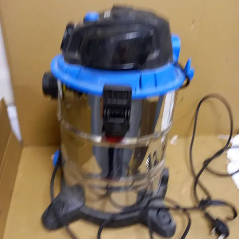 VACMASTER WET AND DRY VACUUM CLEANER 