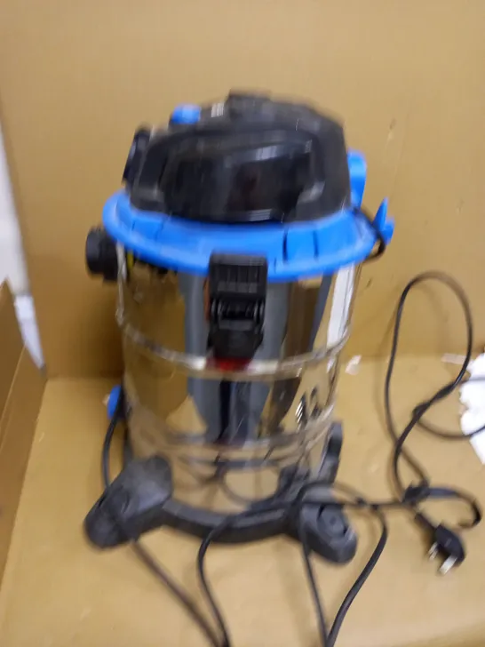 VACMASTER WET AND DRY VACUUM CLEANER 