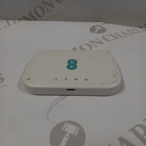 EE MINI MOBILE WI-FI ROUTER 