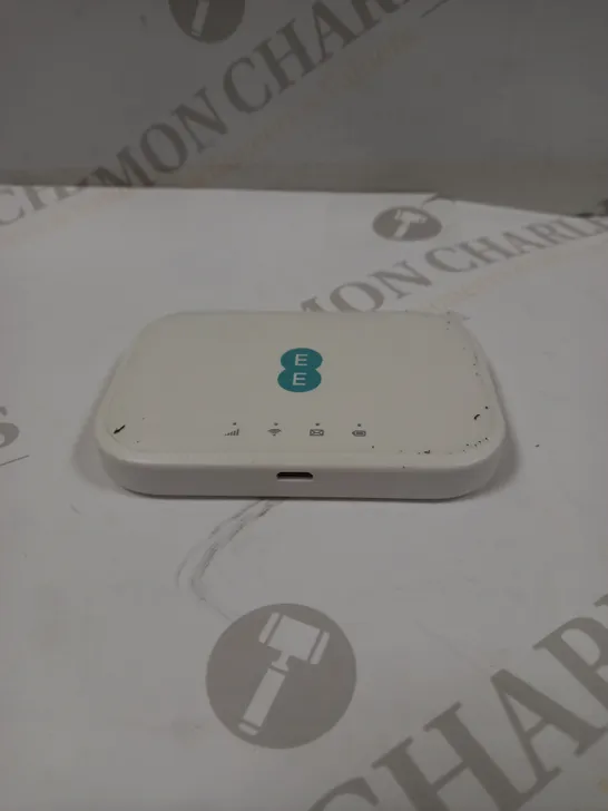 EE MINI MOBILE WI-FI ROUTER 