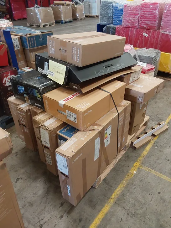 PALLET TO CONTAIN APPROX 15 ASSORTED TVS AND COMPUTER MONITORS - MODELS, SIZES AND CONDITIONS MAY VARY 