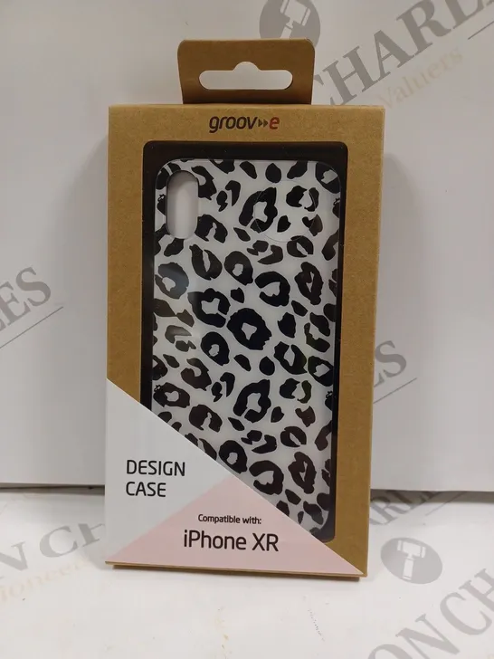 LOT OF APPROXIMATELY 100 GROOVE ANIMAL DESIGN CASES FOR IPHONE XR