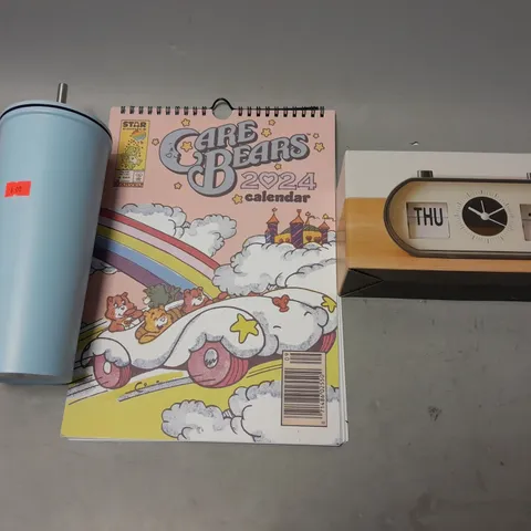 APPROXIMATELY 15 ASSORTED ITEMS TO INCLUDE FLIP CLOCK, CAREBEAR CALENDAR, SMOOTHIEBOTTLE, ETC