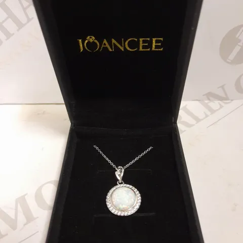 JOANCEE SILVER PENDANT NECKLACE