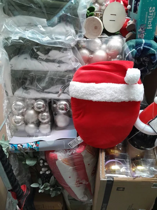 LARGE ASSORTMENT OF FESTIVE HOUSEHOLD AND DECORATIVE ITEMS TO INCLUDE SANTA MUSIC GNOME, STRING LIGHTS, FESTIVE TREE UNSCENTED CANDLE, ETC - COLLECTION ONLY