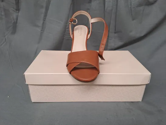 BOXED PAIR OF PARADOX LONDON YUMI OPEN TOE HIGH WEDGE SANDALS IN TAN EU SIZE 38