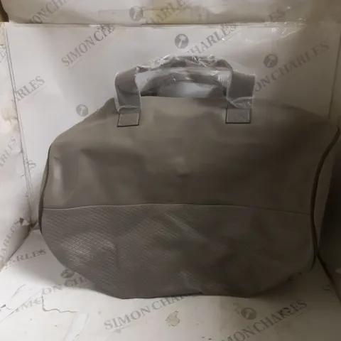 AZZARO PARFUMS WEEKEND BAG IN GREY