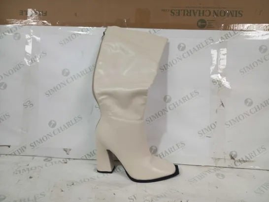 BOXED PAIR OF NASTY GAL BLOCK HEELED KNEE HIGH BOOTS IN CREAM UK SIZE 6