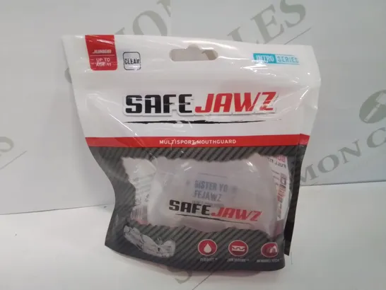 LOT OF 8 BRAND NEW SAFEJAWZ CLEAR MOUTH GUARDS - JUNIOUR UP TO 11 YEARS