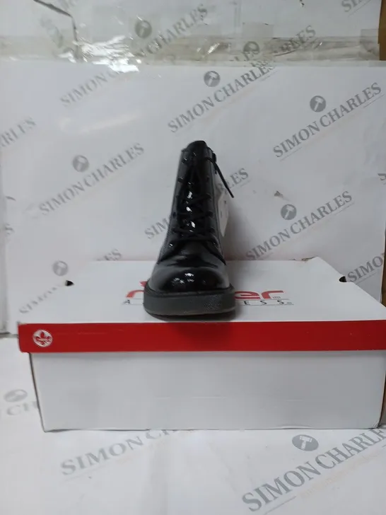 REIKER BLACK LACE UP BOOY SIZE 6