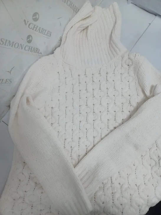 2 NINA LEONARD CHENILLE KNIT JUMPER IN IVORY TO INCLUDE SIZE M, S