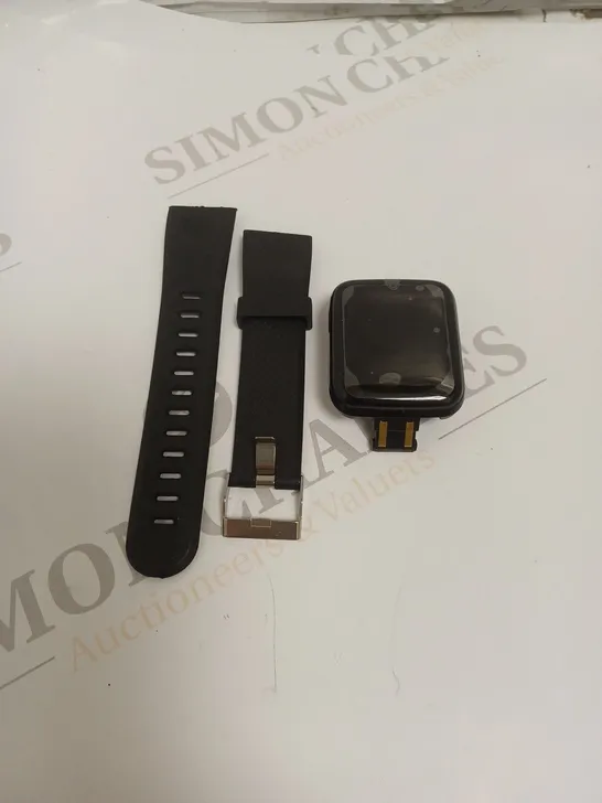 DESIGNER FITNESS TRACKER SMARTWATCH IN BLACK 