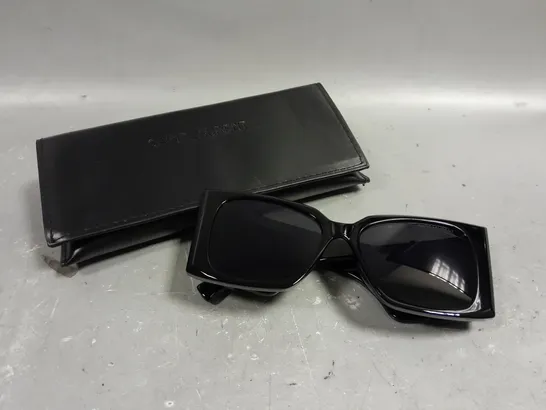 SAINT LAURENT THICK FRAMED LOGO SUNGLASSES 