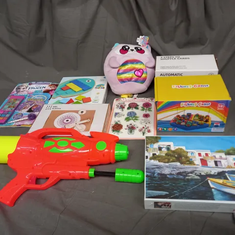 LARGE QAUNTIITY OF ASSORTED TOYS AND GAMES TO INCLUDE TEDDIES, JIGSAWS AND WATERGUN