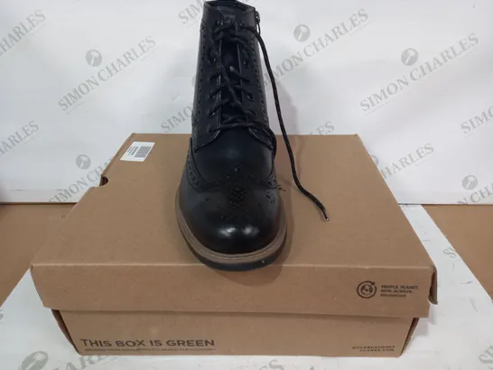 BOXED PAIR OF CLARKS LEATHER ANKLE BOOTS IN BLACK UK SIZE 9