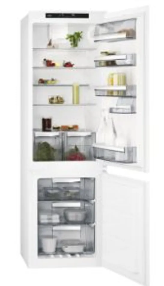 AEG SERIES 6000 INTEGRATED FRIDGE FREEZER 70/30 MODEL SCE818F6TS RRP £875