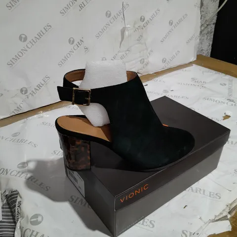 BOXED VIONIC LACEY SHOE BLACK SUEDE SIZE 9