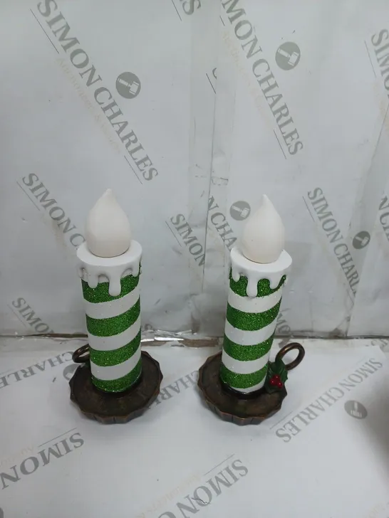BOXED MR CHRISTMAS SET OF 2 RESIN CHAMBER CANDLE STICKS IN GREEN & WHITE