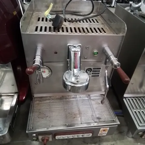 MATTHEW ALGAE ECOMP1 MA2701 COFFEE MACHINE