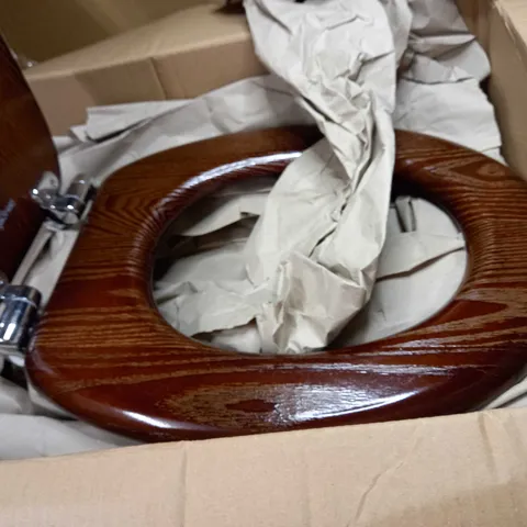 BOXED ANGEL SHIELD WOODEN TOILET SEAT