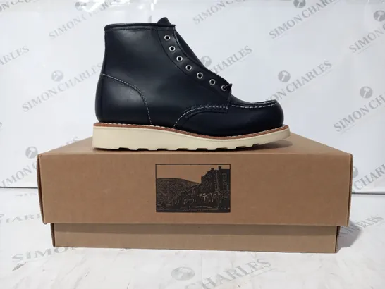 BOXED PAIR OF RED WING SHOES IN BLACK UK SIZE 3.5